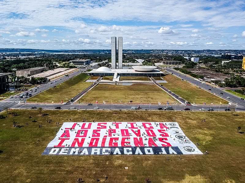 Manifesto pelo direito à vida e ao território dos povos indígenas