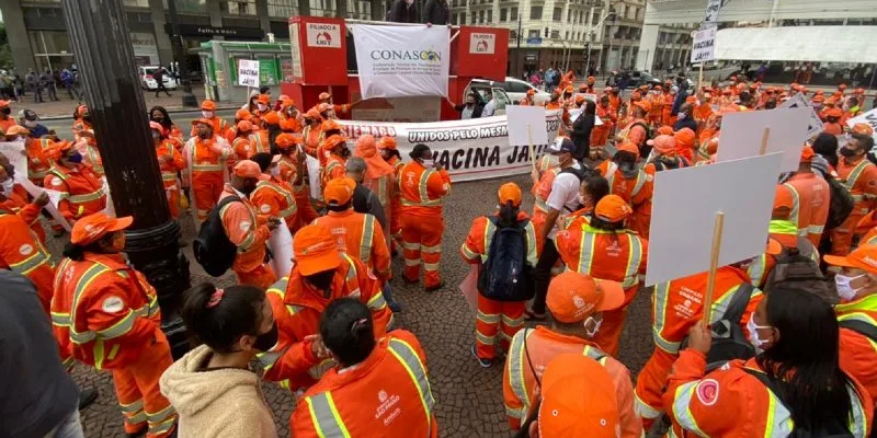 Essenciais mas descartáveis? Vida e morte dos trabalhadores dos serviços urbanos