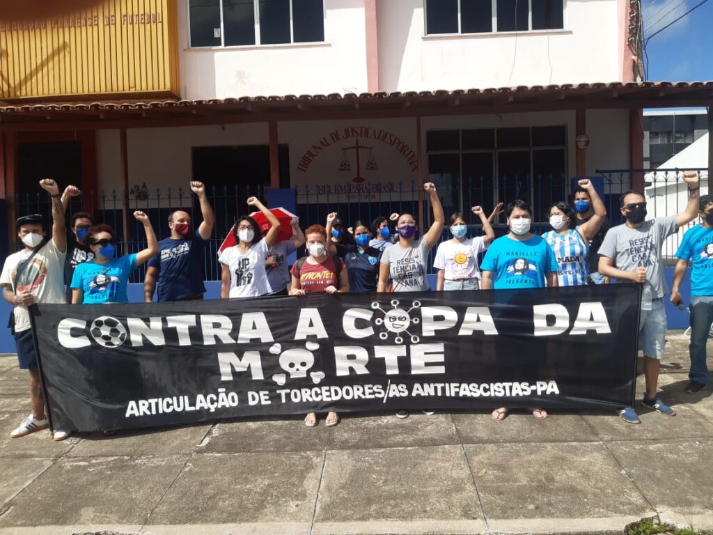 Torcedores realizam atos contra a Copa da Morte