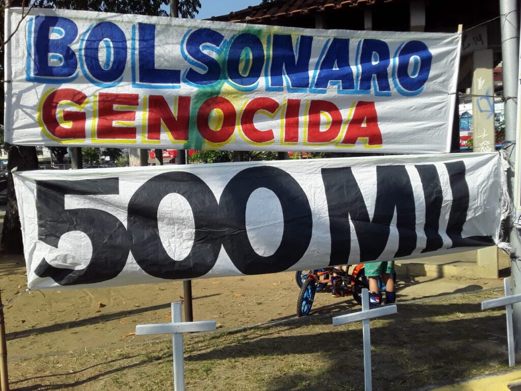 Ativistas realizam ato Fora Bolsonaro na Vila da Penha, subúrbio carioca