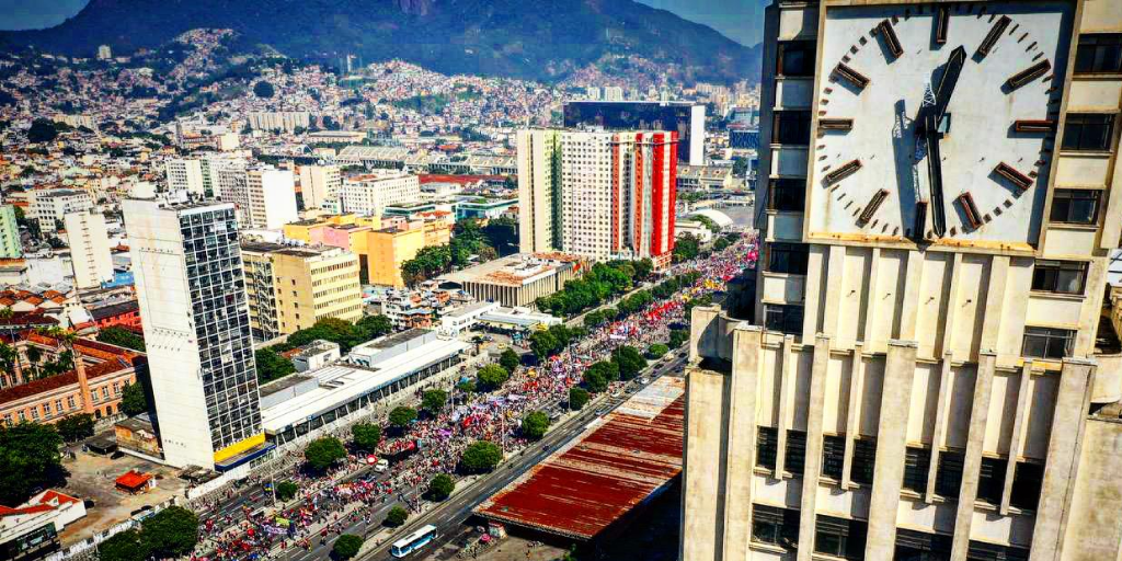 Sem as massas não é possível derrotar Bolsonaro