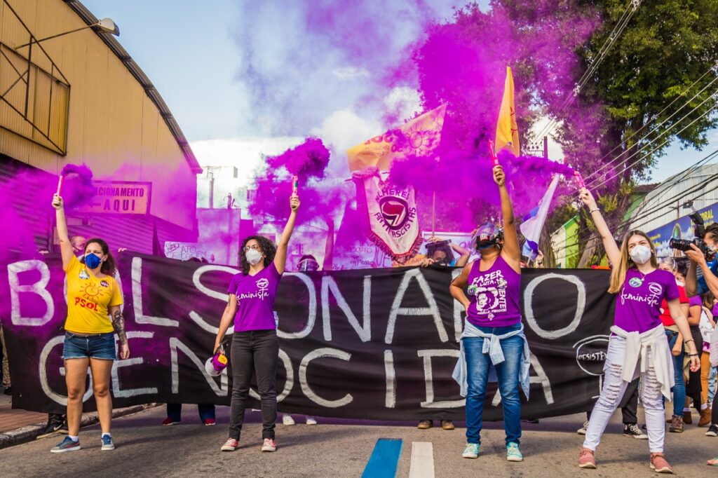 3J: O feminismo é imparável. Ele Não!