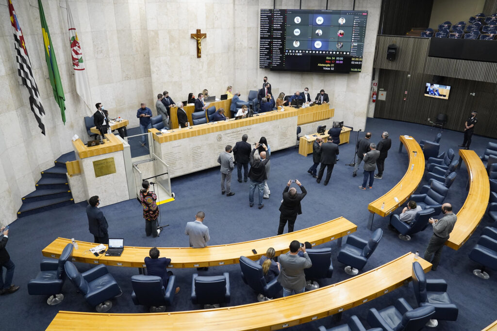 Apenas mulheres menstruam? A triste decisão da Câmara de Vereadores de São Paulo