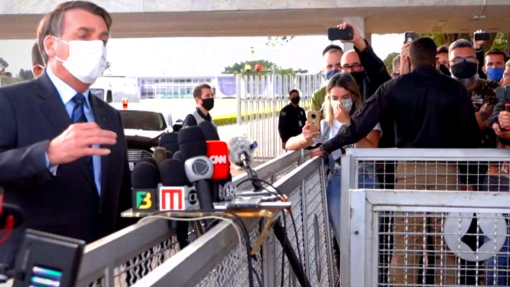 Bolsonaro insinua fraude no TSE e ameaça não aceitar resultado eleitoral