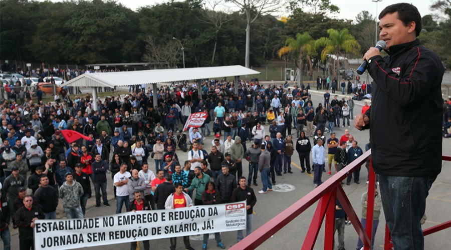 Em ação arbitrária, Justiça condena à prisão ex-presidente do Sindicato por mobilização em defesa de empregos