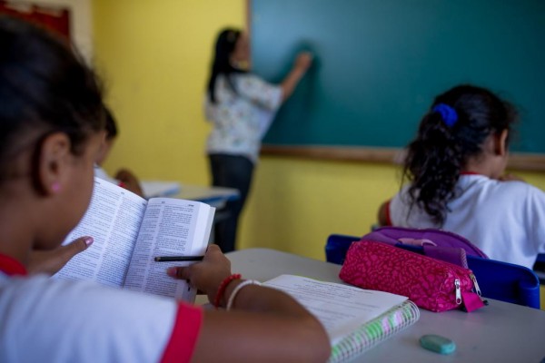 Para voltar às aulas presenciais é preciso investir na Educação Pública