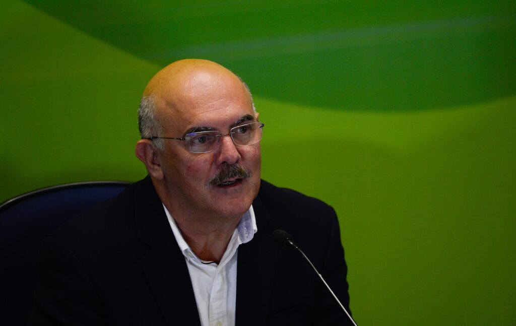 O delírio do novo ministro da Educação: agitação ou política concreta?