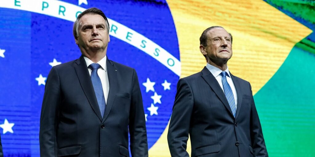 O andar de cima e Bolsonaro: falsa diplomacia para evitar o desembarque