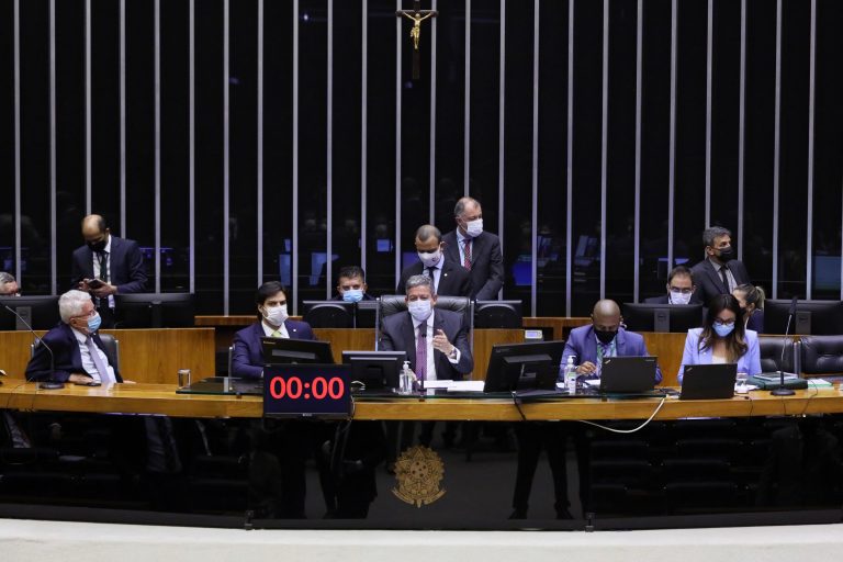 Sobre a Fidelidade Partidária e uma Reforma Política de fato