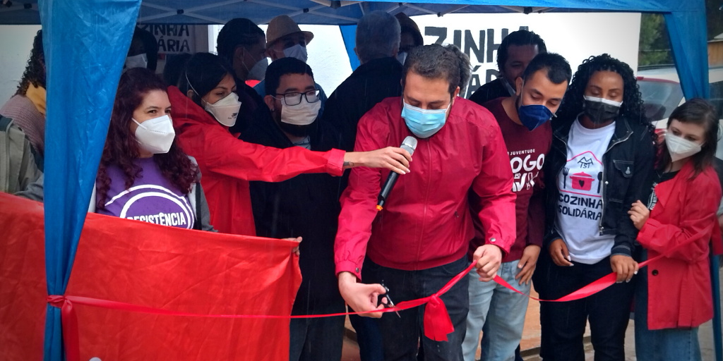 Boulos inaugura cozinha solidária do MTST em Curitiba