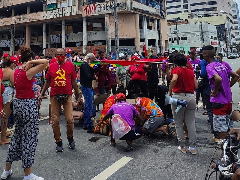 Nota de repúdio à tentativa de homicídio durante o ato Fora Bolsonaro neste sábado (02/10), em Recife