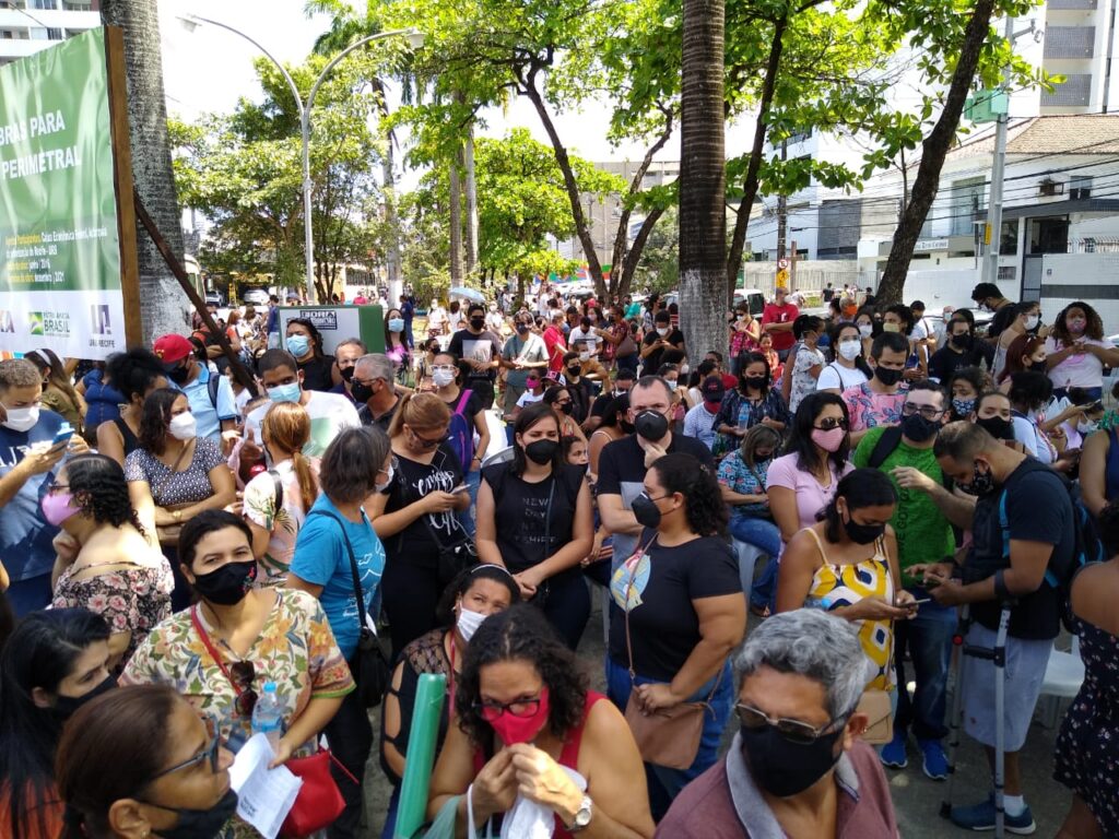 Após nova ofensiva de João Campos (PSB), greve é única alternativa para servidores do Recife