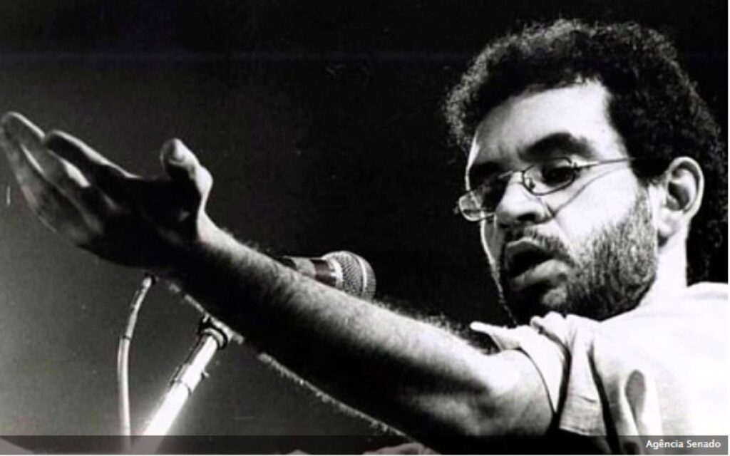 25 anos sem Renato Russo: o ativismo político na obra de um roqueiro brasileiro