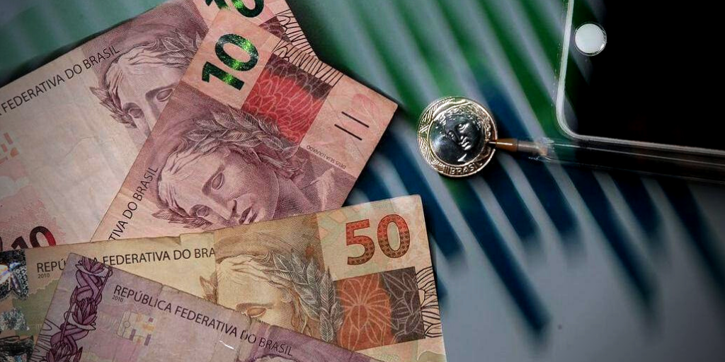 ‘Auxílio Brasil’ institui os ‘vouchers’ escolares para destruir a educação básica pública