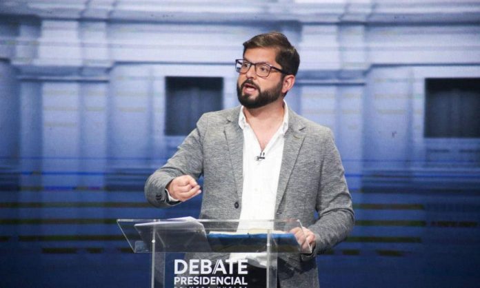 Delegação do PSOL vai ao Chile em apoio a Gabriel Boric no 2° turno da eleição presidencial neste domingo (19)