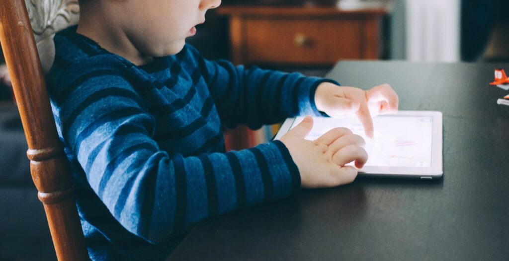 Educação e tecnologia: “Quem é o dono de quem”