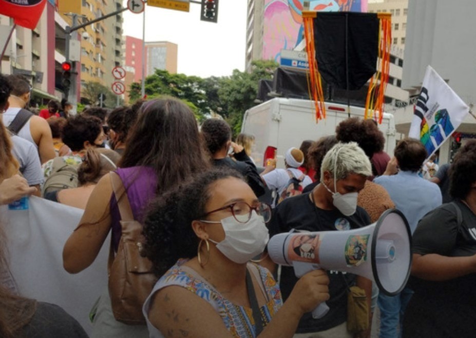 Máquina de Fake News: uma ameaça à democracia