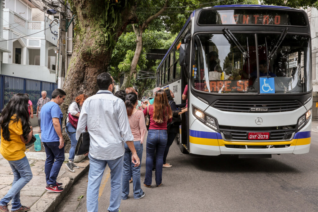 Não ao aumento da passagem de ônibus em Belém!