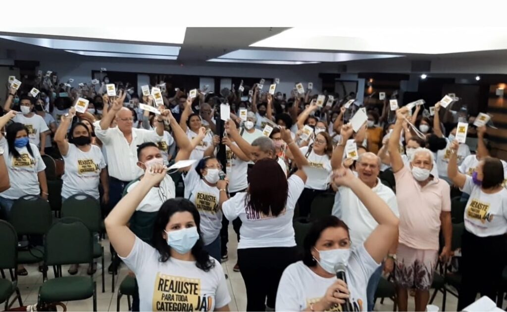 Em defesa do magistério: é greve!
