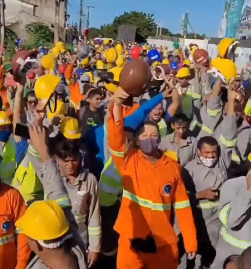 Trabalhadores da construção civil balançam Fortaleza