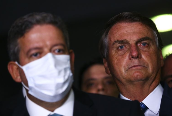 “Orçamento secreto” é farra com dinheiro público para beneficiar Bolsonaro