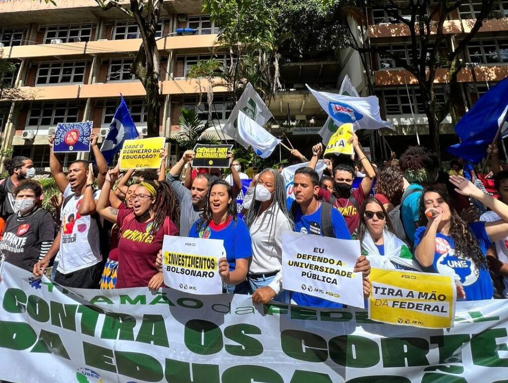 #9J em defesa da educação ocorre em 44 cidades. Confira a lista dos atos