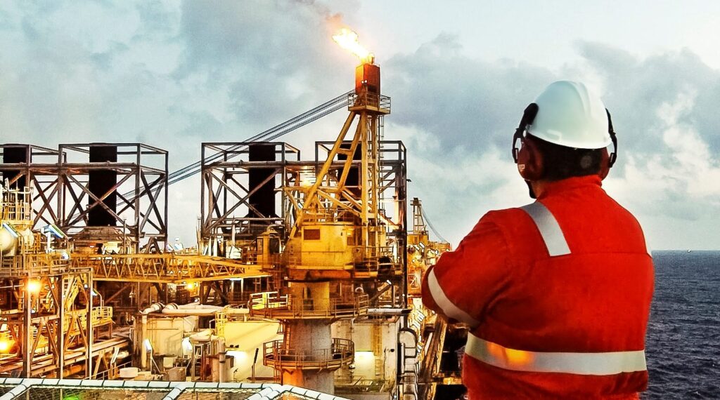 Na contramão da transição energética, Petrobrás corta investimentos em energias renováveis