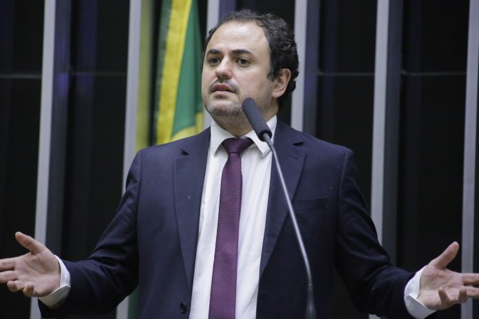 Não vão calar Glauber Braga! Arthur Lira tenta cassar mandato de deputado do PSOL em tempo recorde