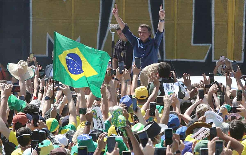 Cinco teses sobre o golpismo