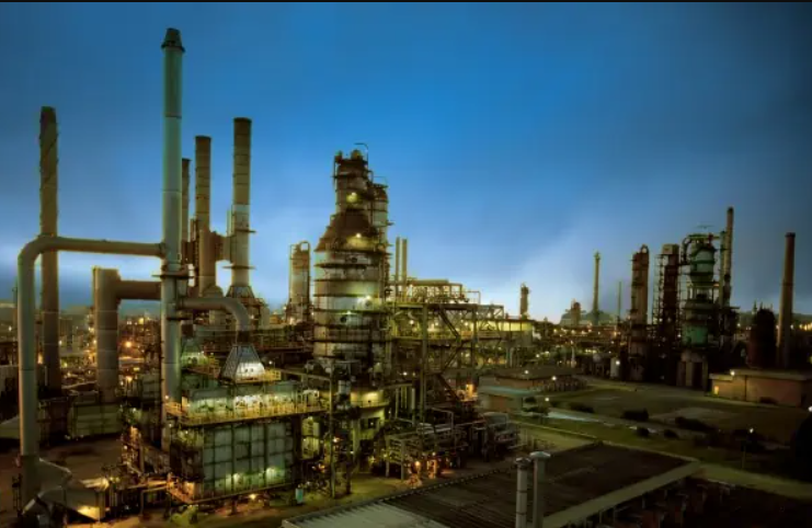 Privatizar refinaria para aumentar o preço dos combustíveis no Paraná?