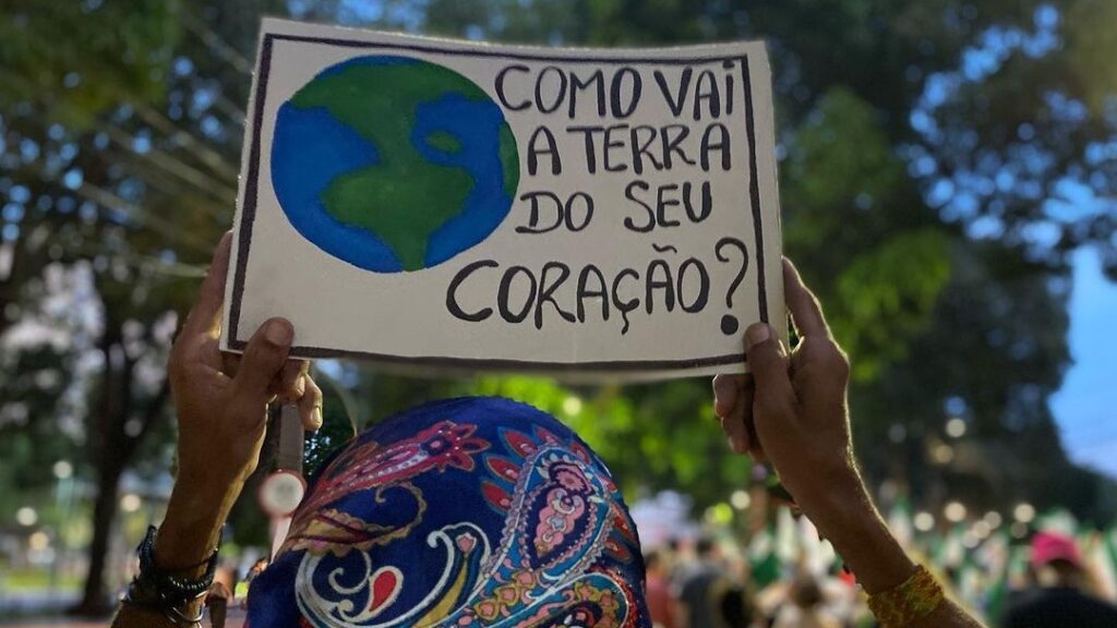 Vozes dos povos da floresta e da resistência internacional ecoam na marcha de abertura do X Fospa, em Belém