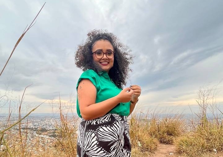 Iza Lourença lança plataforma “Planeta acima do lucro”