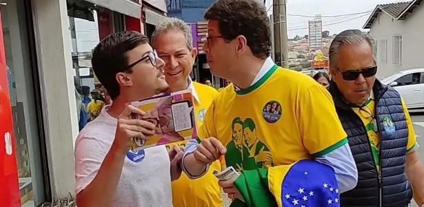Guilherme Cortez: “Ninguém quer trombar na rua com uma pessoa desprezível como Ricardo Salles”