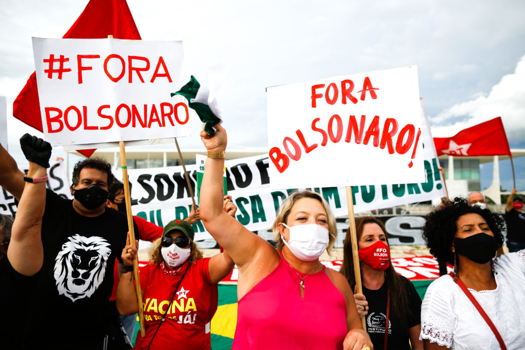 É hora da ofensiva contra o golpismo!