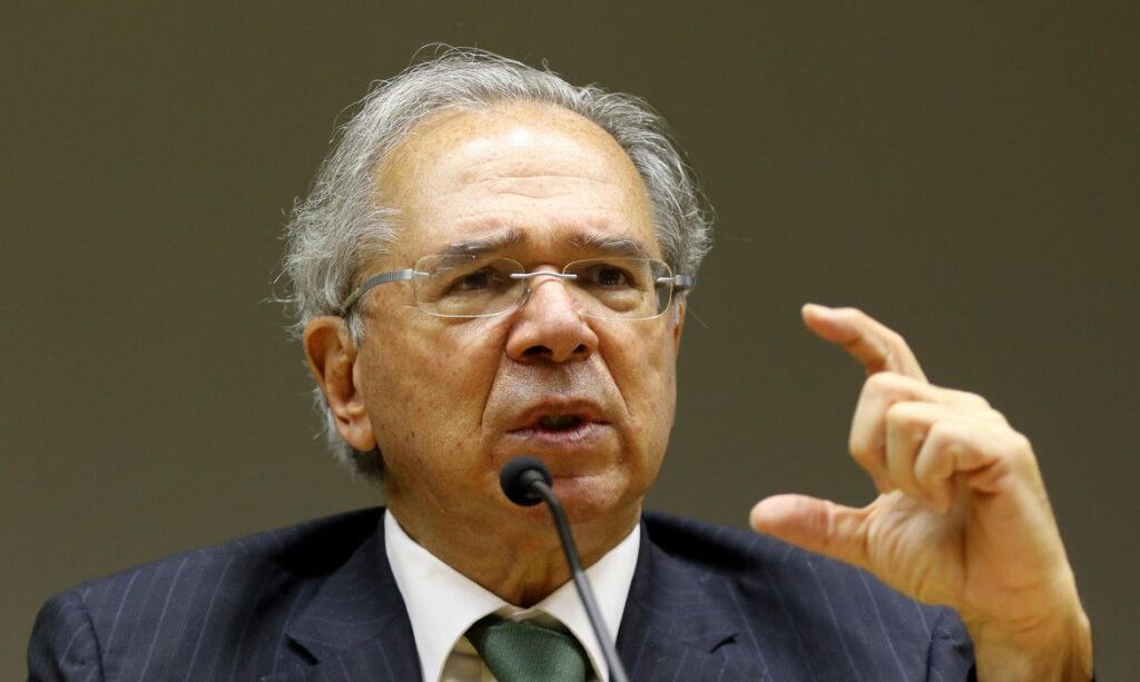 Paulo Guedes e a praia de 1 bilhão de dólares