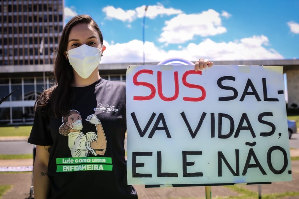 Um diálogo com a enfermagem brasileira: é possível querer o piso salarial e votar em Bolsonaro ao mesmo tempo?