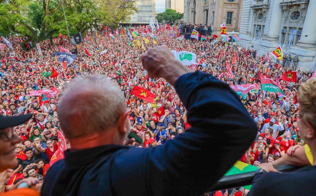 Flamengo Campeão, Lula Presidente e Brasil rumo ao Hexa!
