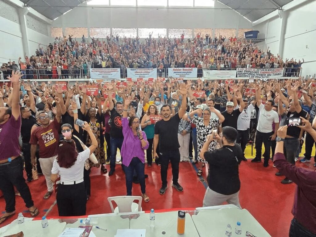 Todo o apoio à greve da educação do Pará!